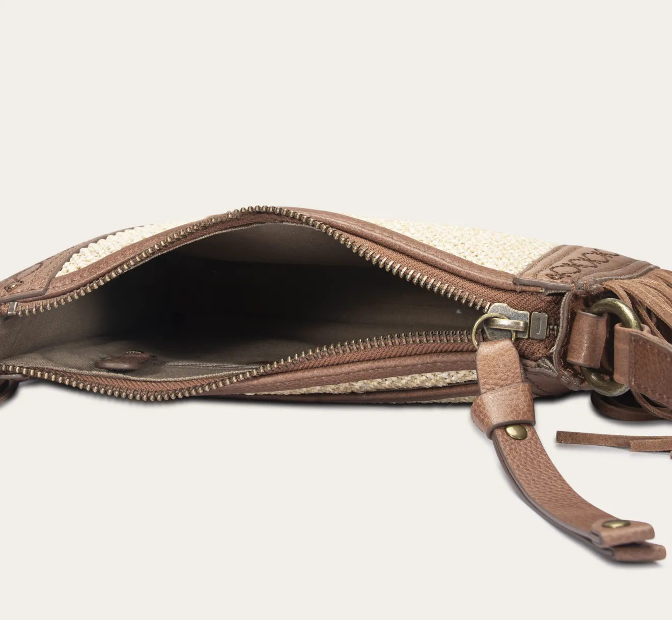 Ava Raffia Crossbody^Frye