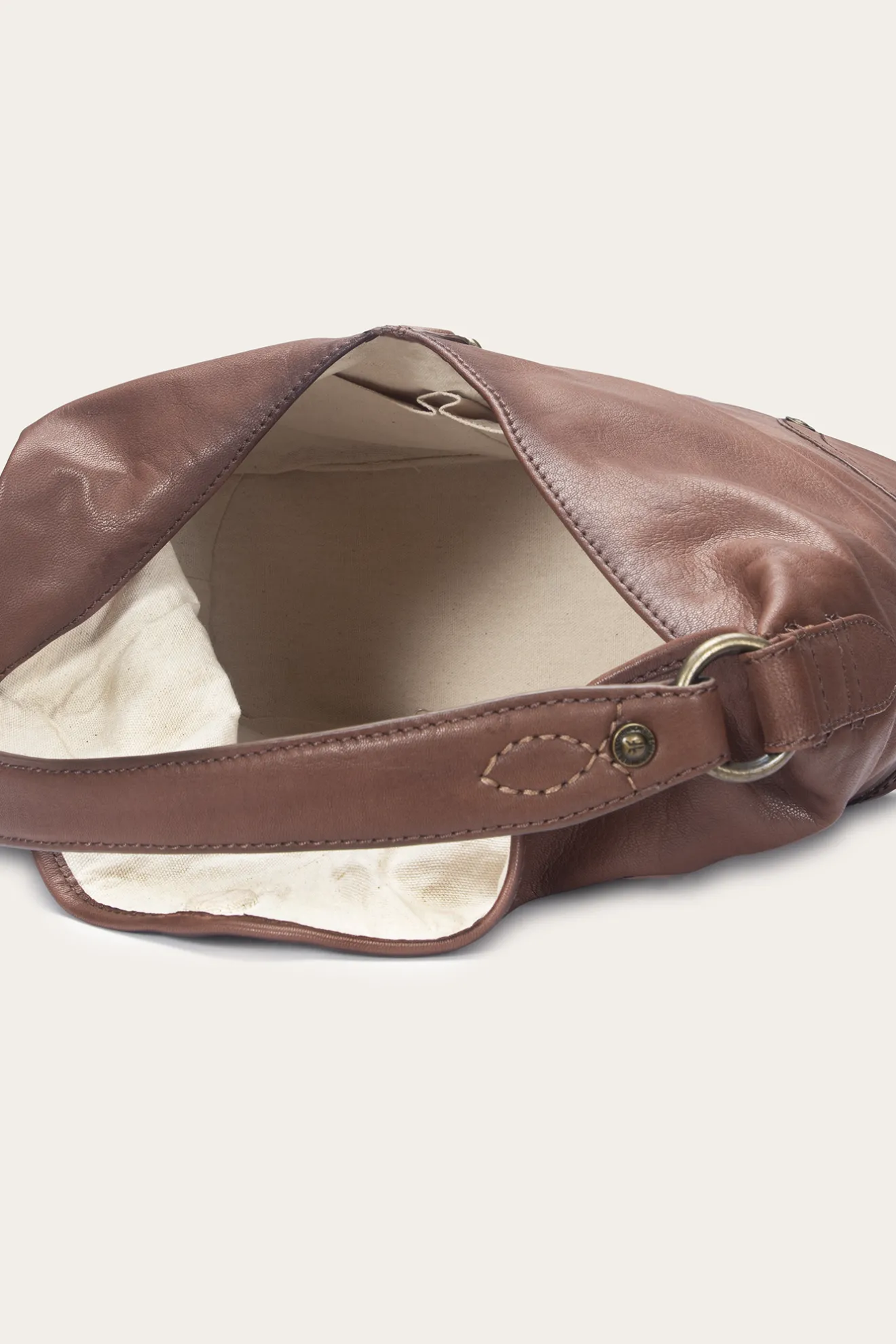 Campus Hobo^Frye New