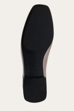 Claire Flat^Frye Online