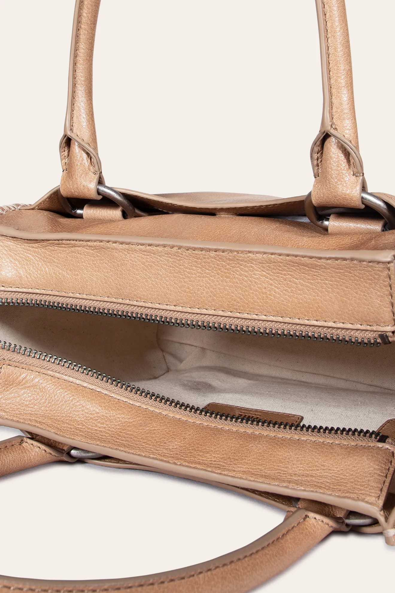 Joy Satchel^Frye Hot