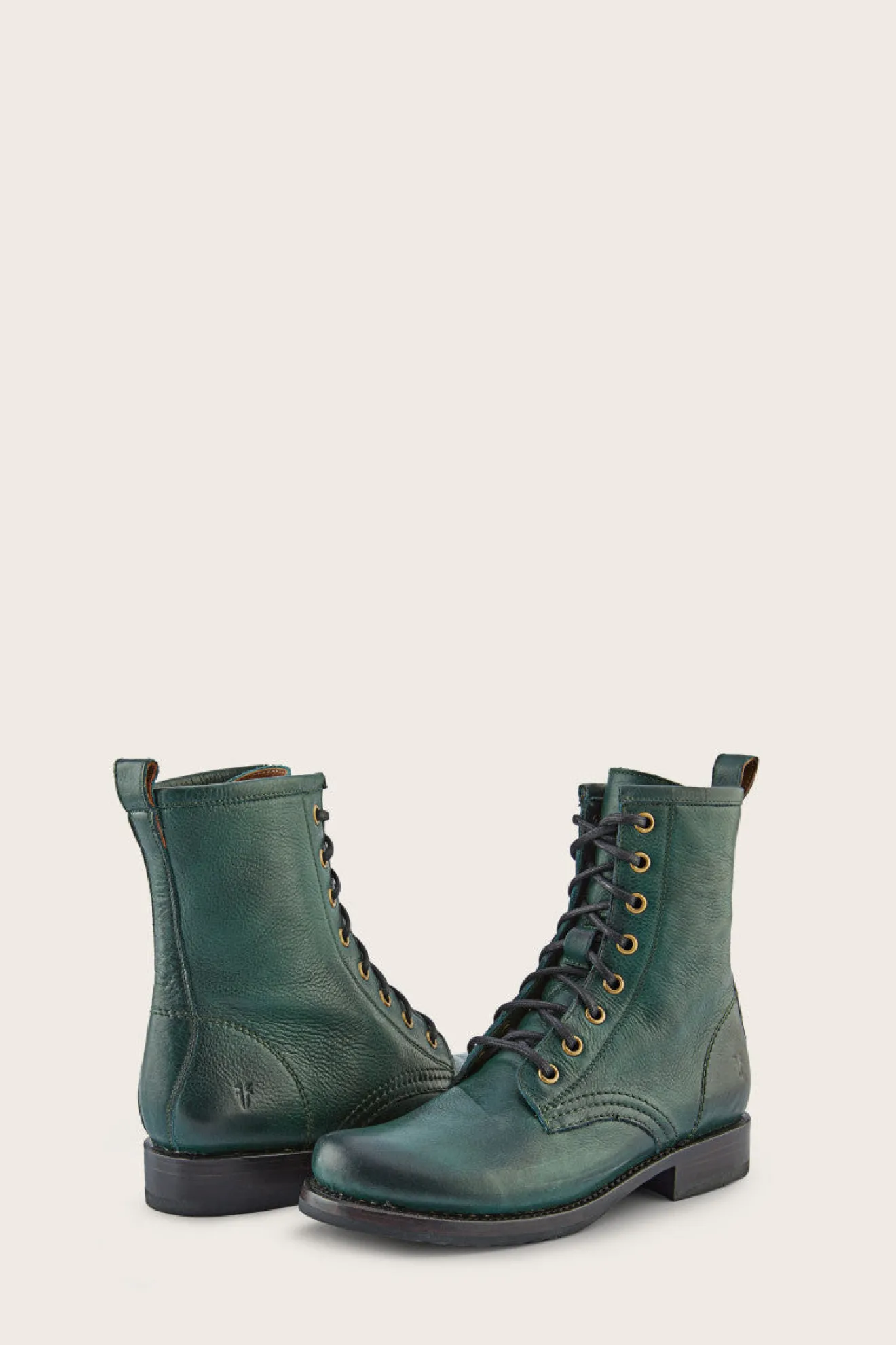 Veronica Combat^Frye Hot